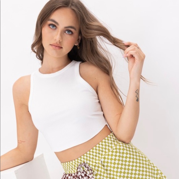 WHITE RACERBACK CROP TOP 🤍 - Picture 6 of 6